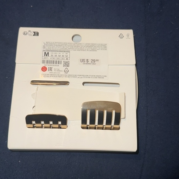 Zara Golden Pack of Two Metal Rigid Striped Armbands.New With Tags - Picture 8 of 8